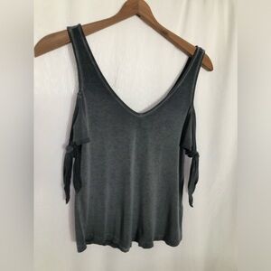 American eagle soft & sexy charcoal gray cold shoulder tee size XXS